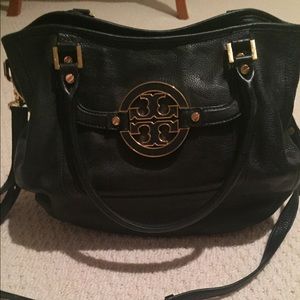 Tory Burch hobo handbag!! Make an offer :)
